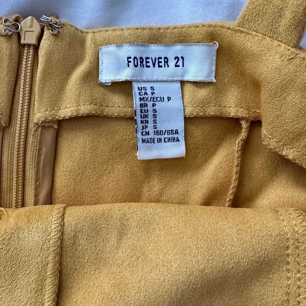 yellow romper 💛 - Picture 3 of 3